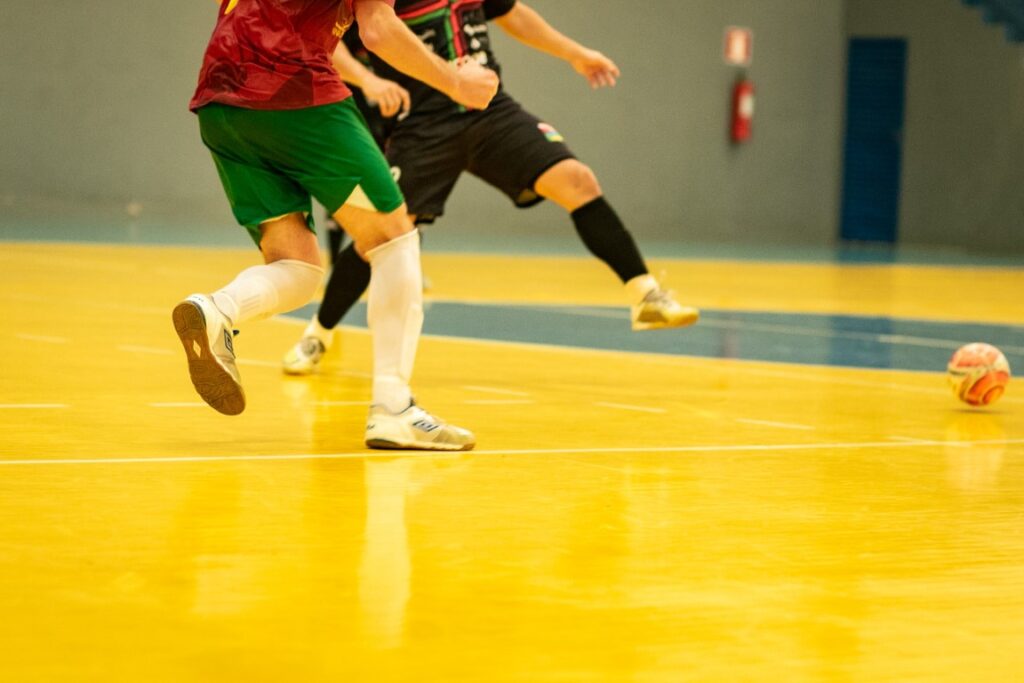 Futsal: confira os benefícios do esporte e se veja de volta às quadras