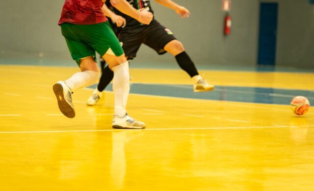 Futsal: confira os benefícios do esporte e se veja de volta às quadras