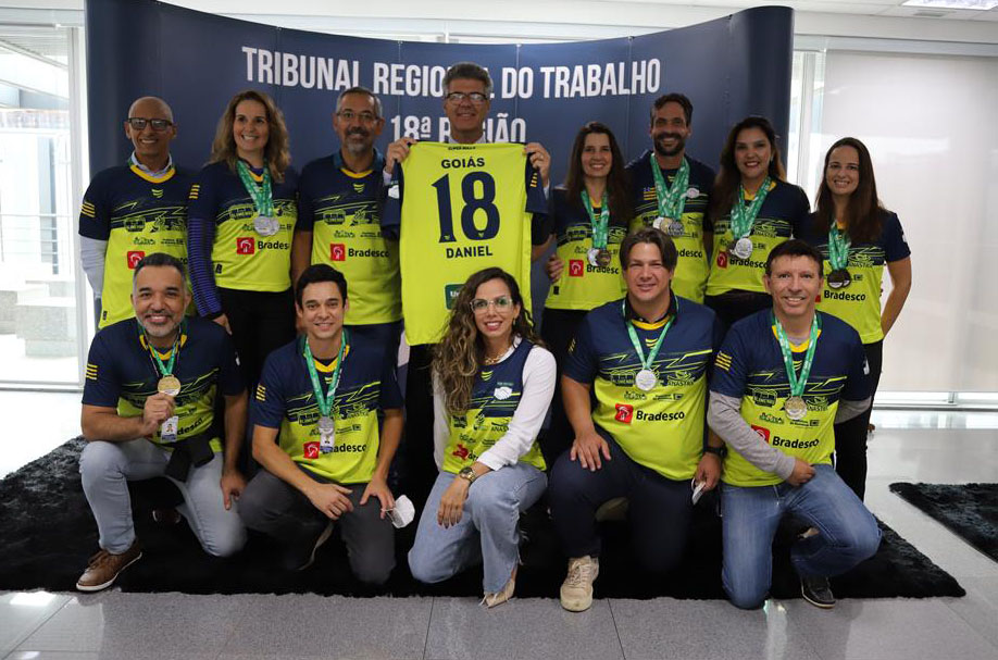 Presidente do TRT de Goiás recebe atletas que participaram da XIX Olimpíada Nacional da Justiça do Trabalho